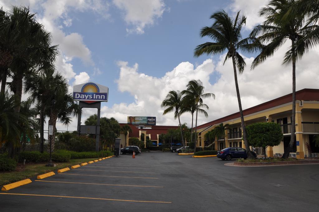 Days Inn By Wyndham Florida City Dış mekan fotoğraf